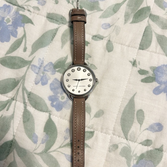 Marc Jacobs Brown Leather Watch - Picture 4 of 5